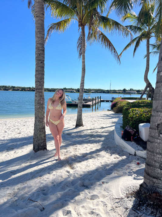 Lemon bikini